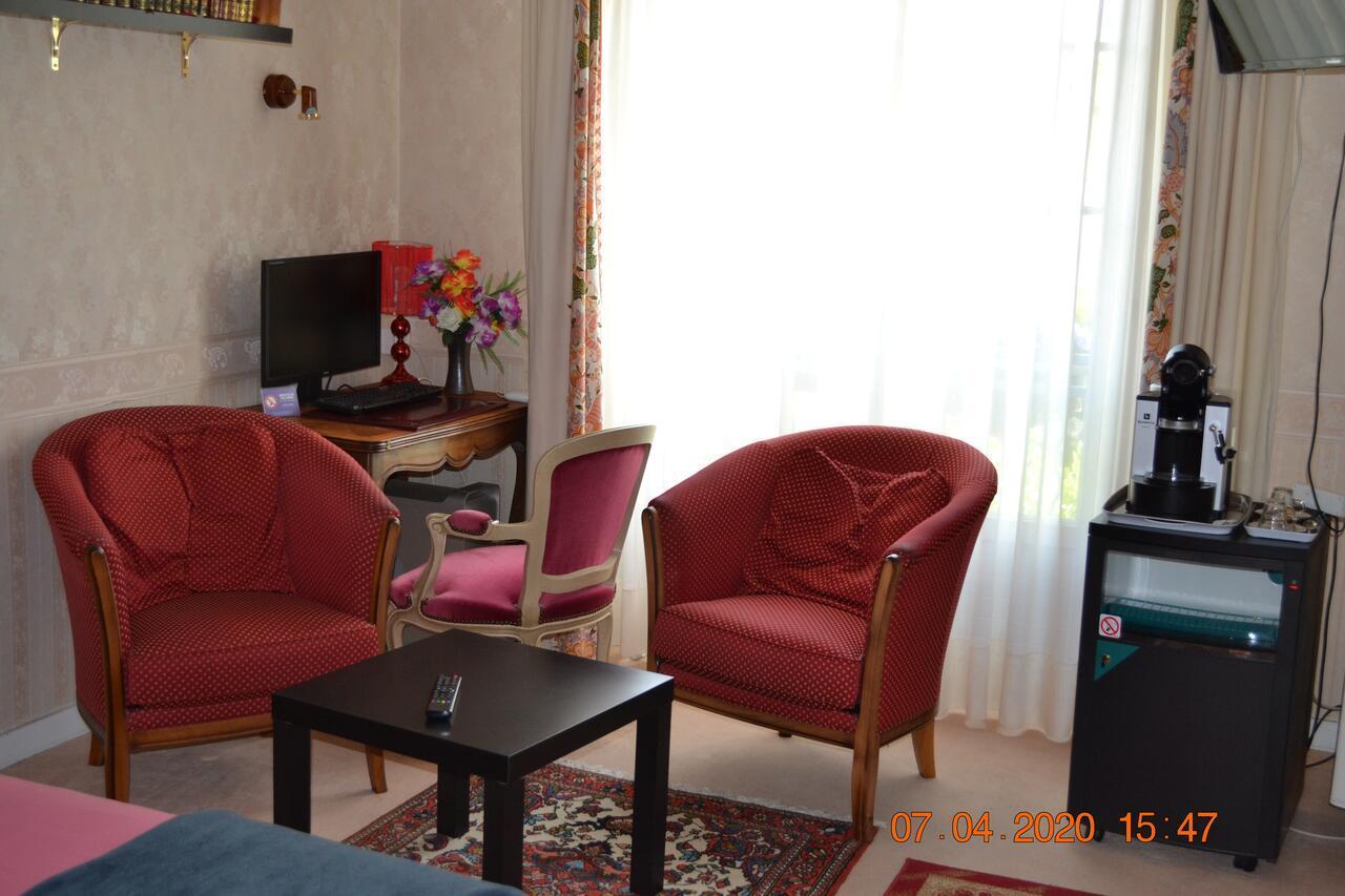 Hotel Le Castel Brissac-Quince Εξωτερικό φωτογραφία