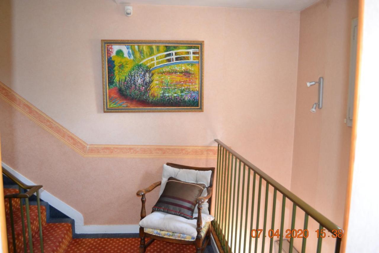 Hotel Le Castel Brissac-Quince Εξωτερικό φωτογραφία